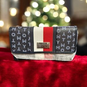 Tommy Hilfiger blue navy Signature Flag Zip Around Clutch Wallet NWT